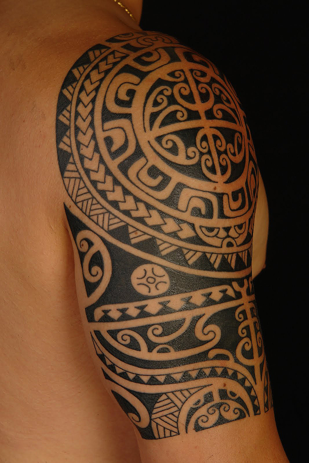 celtic knot shoulder tattoos